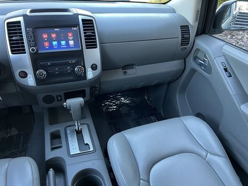 Used 2019 Nissan Frontier SV image 19
