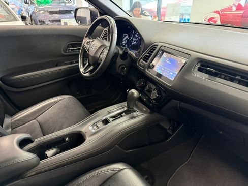Used 2019 Honda HR-V Sport image 35