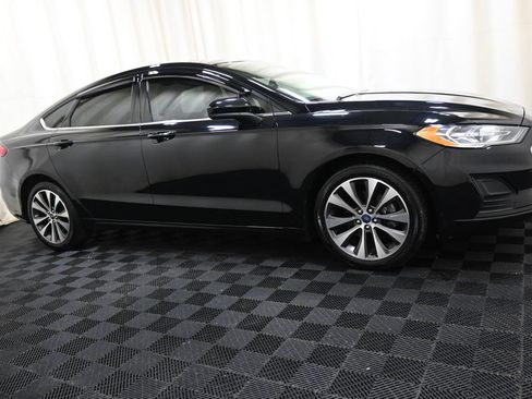 Used 2020 Ford Fusion SE AWD/4WD image 13
