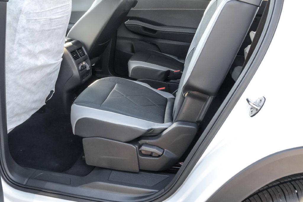 New 2027 Volkswagen Atlas SEL R-Line AWD/4WD image 34
