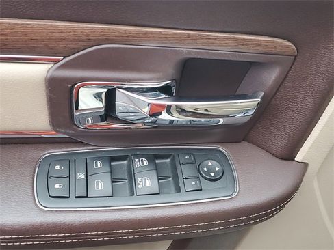 Used 2016 RAM 1500 Laramie w/ Convenience Group image 17