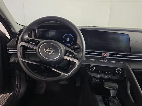 Used 2024 Hyundai Elantra SEL FWD image 10