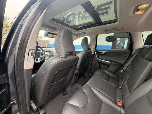 Used 2016 Volvo XC60 T5 Platinum w/ Climate Package image 14