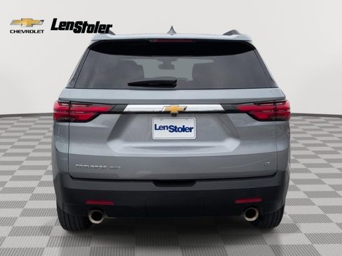 Used 2023 Chevrolet Traverse LT image 3