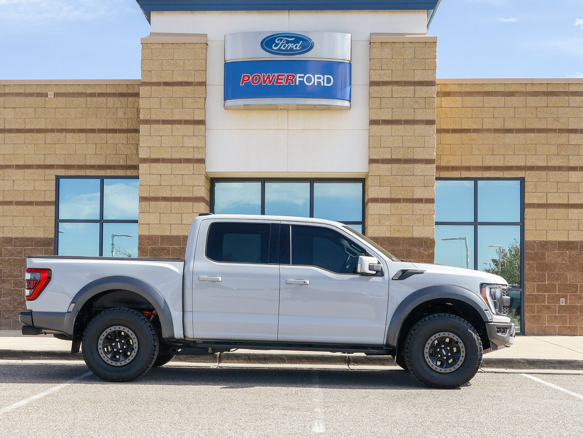 Certified 2023 Ford F150 Raptor w/ Raptor Carbon Fiber Package AWD/4WD image 5