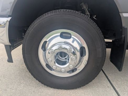 Used 2023 Ford F350 Lariat w/ Lariat Ultimate Package image 11