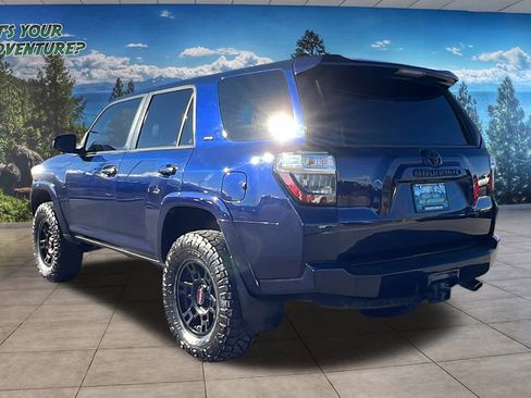 Used 2018 Toyota 4Runner SR5 image 7
