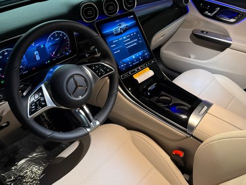 New 2026 Mercedes-Benz GLC 300 image 9