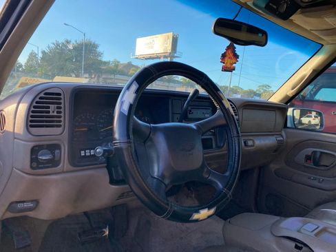 Used 1998 Chevrolet Tahoe 4WD w/ Comfort & Security Pkg image 7