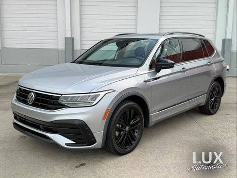 Used 2022 Volkswagen Tiguan SE R-Line FWD image 1