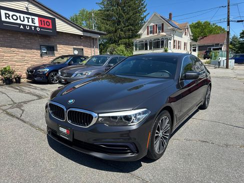 Used 2019 BMW 530i xDrive w/ Convenience Package AWD/4WD image 2