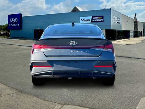 Certified 2025 Hyundai Elantra Sport image 6