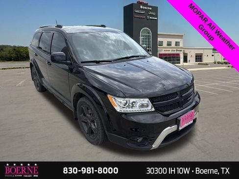 Used 2019 Dodge Journey Crossroad w/ Nav & Sun Group FWD image 8