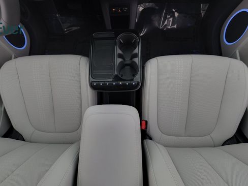 Used 2025 Hyundai Ioniq 5 Limited image 24