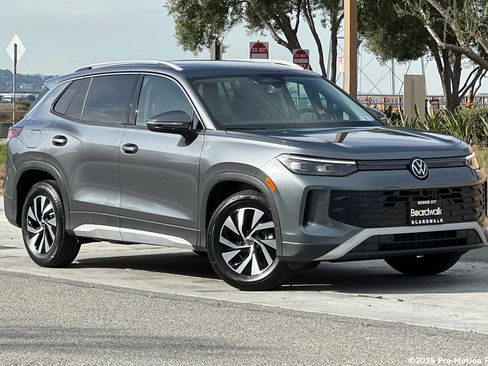 New 2026 Volkswagen Tiguan S image 1