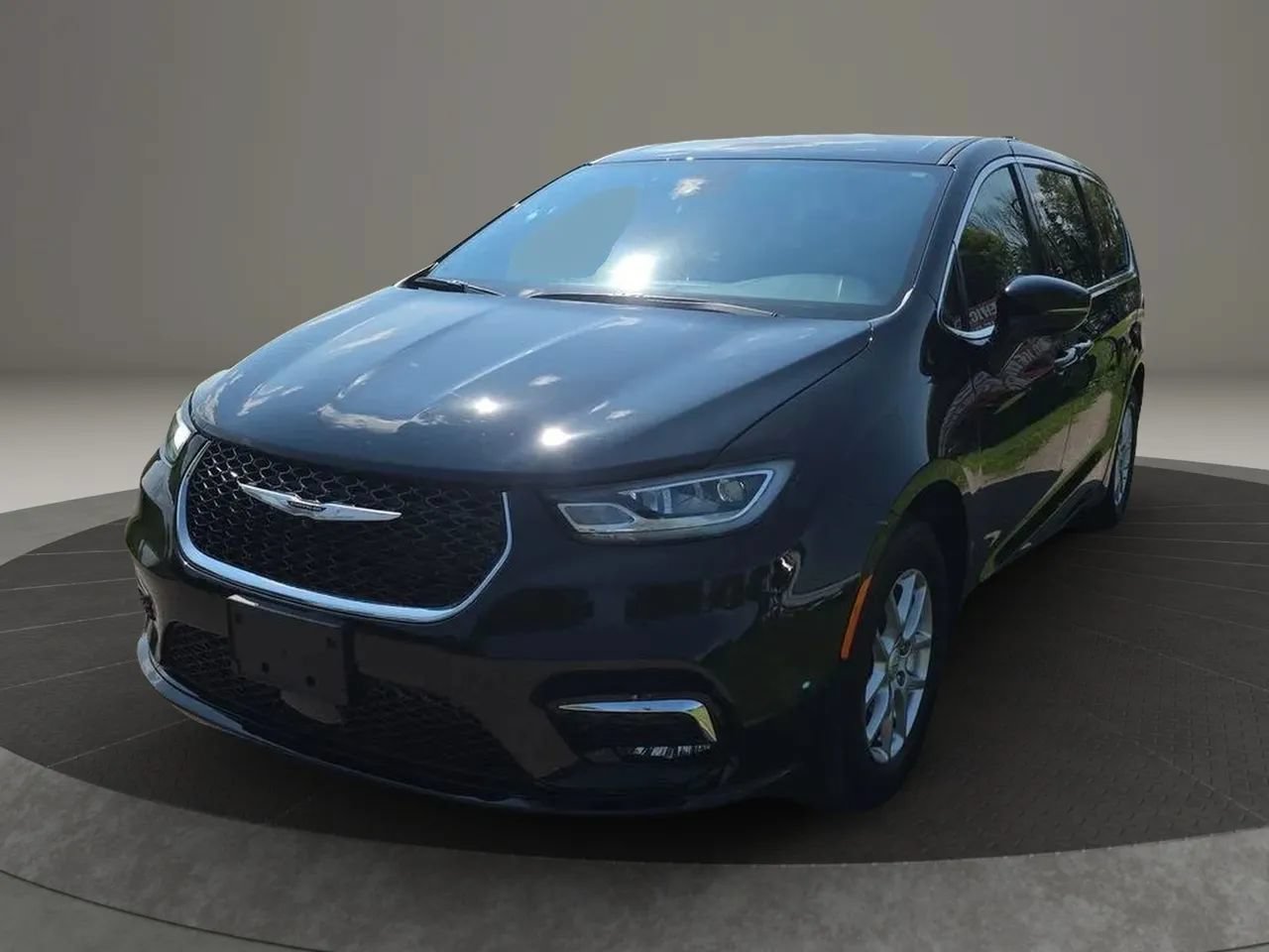 Used 2026 Chrysler Pacifica Select FWD image 1