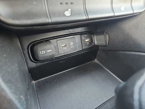 Used 2019 Hyundai Santa Fe SEL FWD image 31