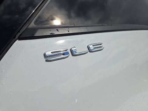 Used 2023 GMC Terrain SLE FWD image 7