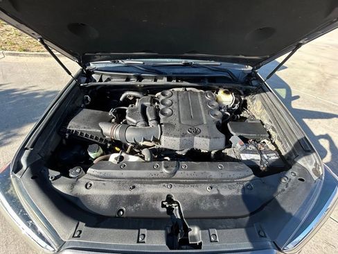 Used 2016 Toyota 4Runner SR5 AWD/4WD image 31