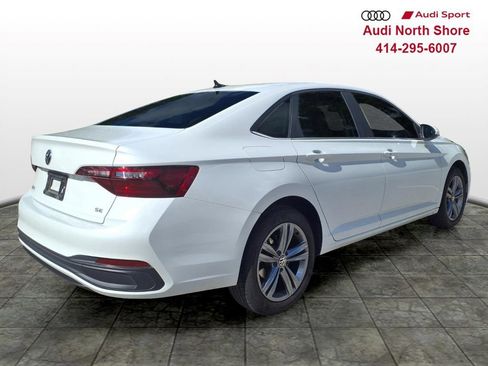 Used 2024 Volkswagen Jetta SE FWD image 2