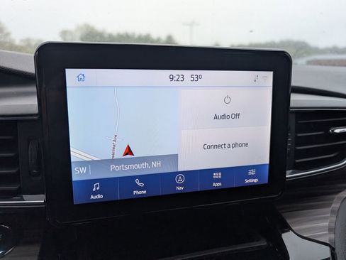 Used 2021 Ford Explorer Limited w/ Equipment Group 301A AWD/4WD image 26