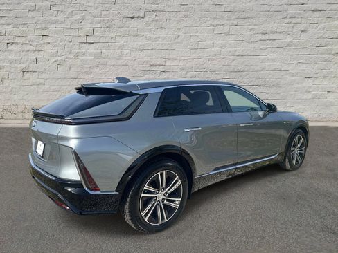 Certified 2025 Cadillac Lyriq Luxury RWD image 5