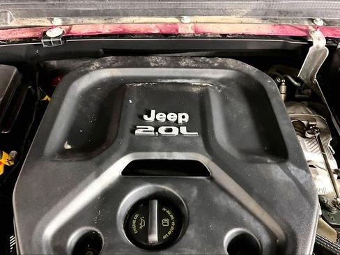 Used 2022 Jeep Wrangler Unlimited Sahara w/ Cold Weather Group image 32