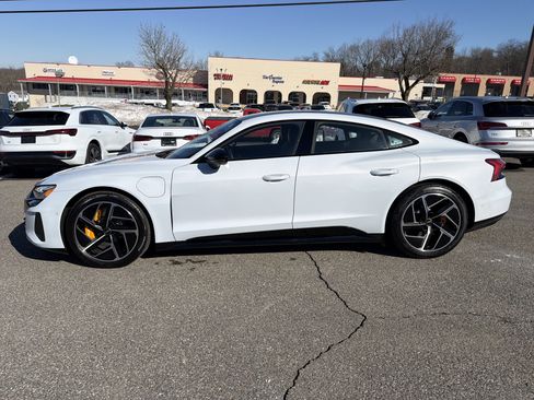 Certified 2024 Audi RS e-tron GT image 4