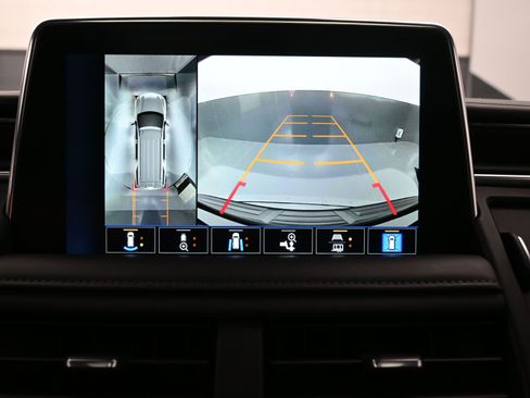 Used 2023 Chevrolet Tahoe Z71 w/ Luxury Package image 32