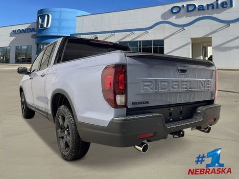 New 2026 Honda Ridgeline Black Edition image 3