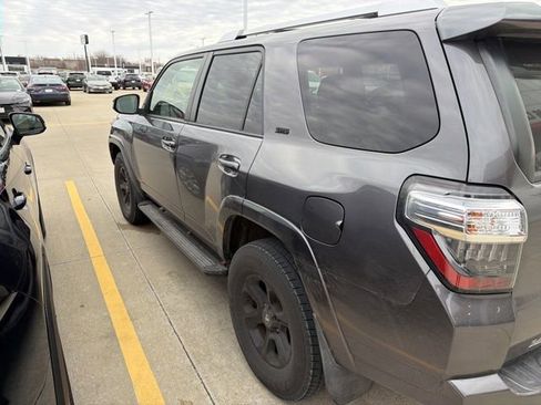 Used 2018 Toyota 4Runner SR5 Premium image 4