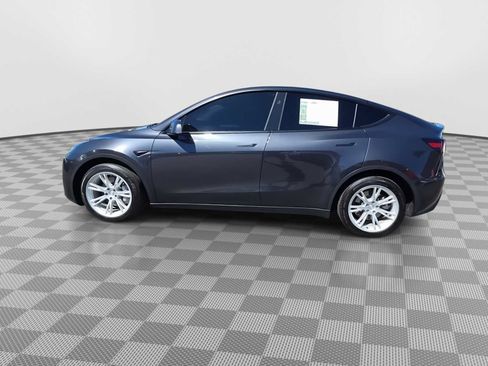 Used 2024 Tesla Model Y Long Range AWD/4WD image 5