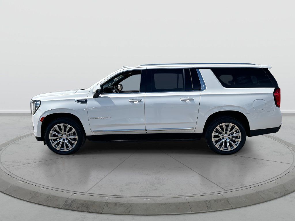 Used 2023 GMC Yukon XL Denali RWD image 5