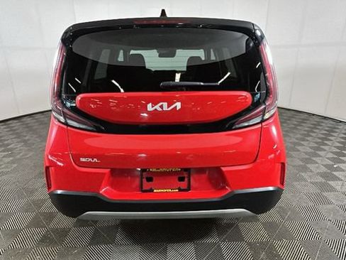 Used 2024 Kia Soul LX w/ Option Group 015 FWD image 3