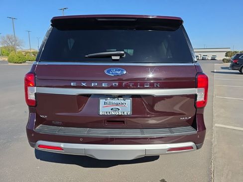 Used 2024 Ford Expedition Max XLT image 4