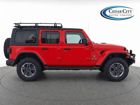 Used 2018 Jeep Wrangler Unlimited Sahara AWD/4WD image 8