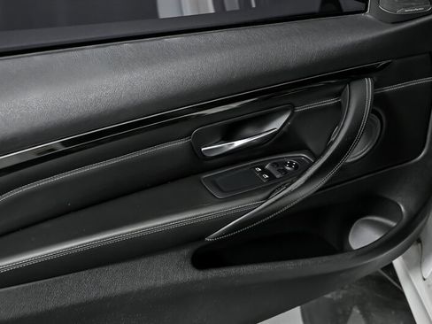 Used 2015 BMW M4 image 17