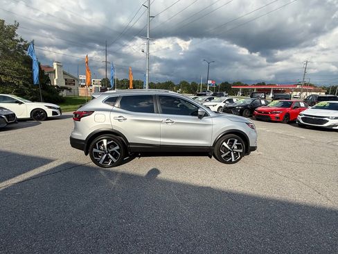 Used 2021 Nissan Rogue Sport SL w/ Premium Package image 6