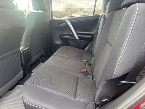 Used 2018 Toyota RAV4 XLE image 9