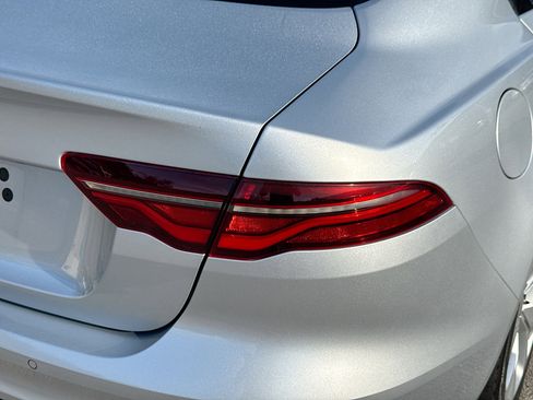 Used 2020 Jaguar XE S image 27