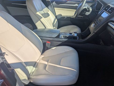 Used 2017 Ford Fusion Titanium image 19