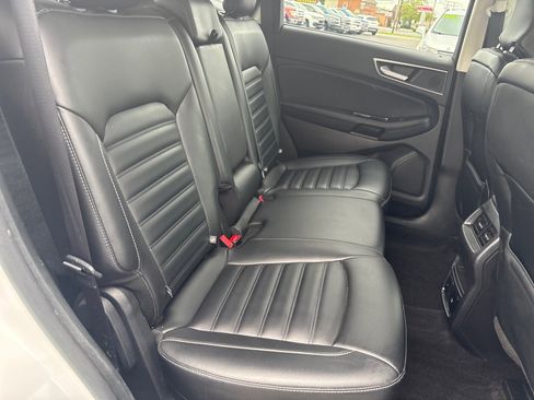 Used 2019 Ford Edge SEL w/ Equipment Group 201A AWD/4WD image 19