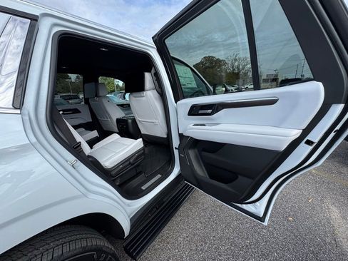 New 2026 Chevrolet Tahoe Premier image 24