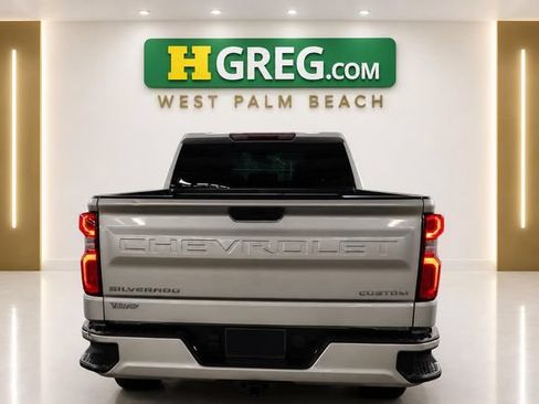 Used 2020 Chevrolet Silverado 1500 Custom w/ Custom Value Package RWD image 4