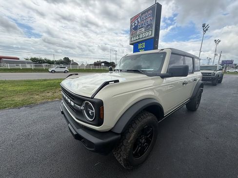 Used 2025 Ford Bronco 4-Door AWD/4WD image 8