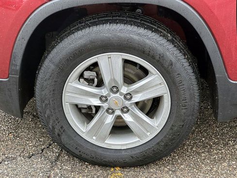 Certified 2022 Chevrolet Trax LT w/ Driver Confidence Package image 8