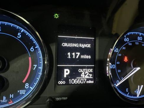 Used 2017 Toyota Corolla LE image 23