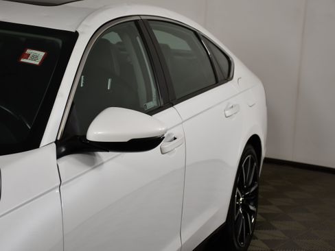 Used 2023 Honda Accord Touring image 13
