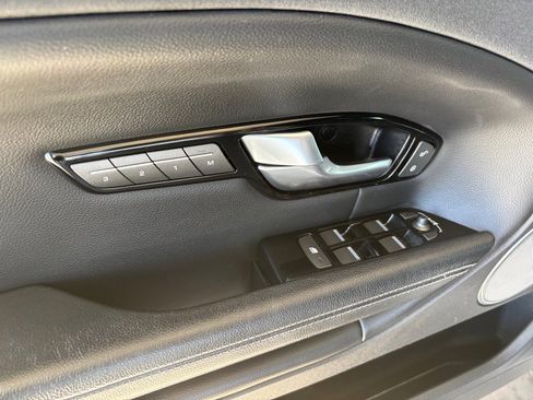 Used 2016 Land Rover Range Rover Evoque SE Premium image 9