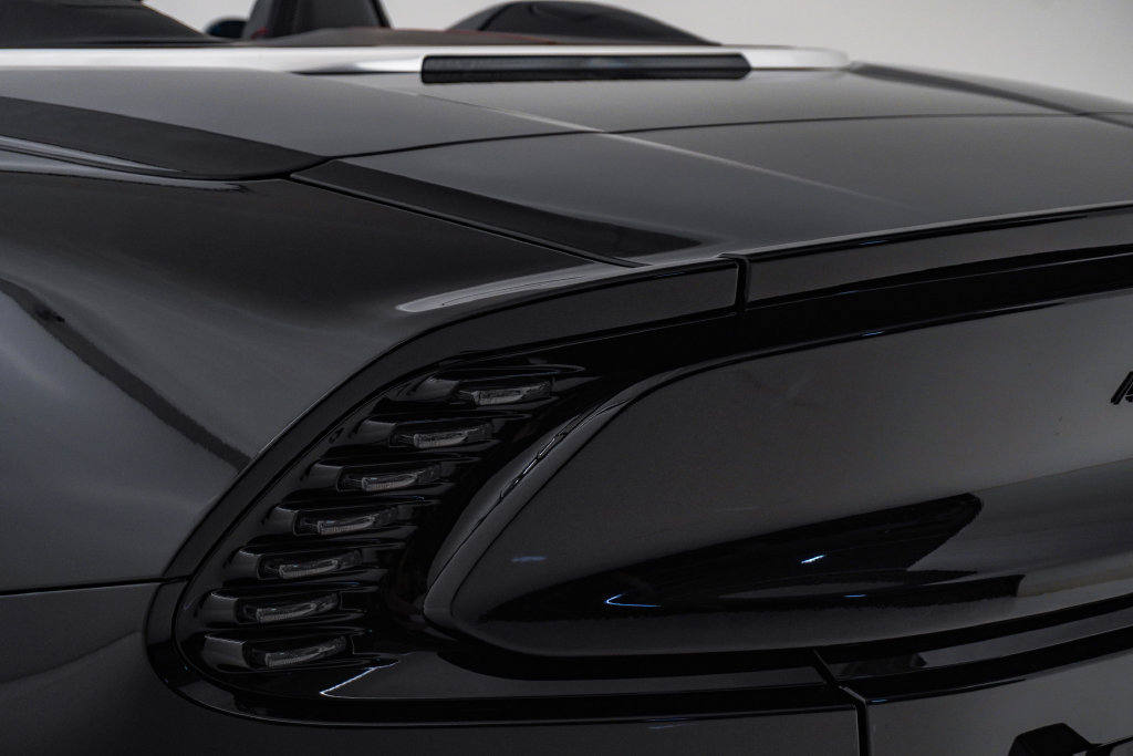 Used 2026 Aston Martin Vanquish Convertible RWD image 15